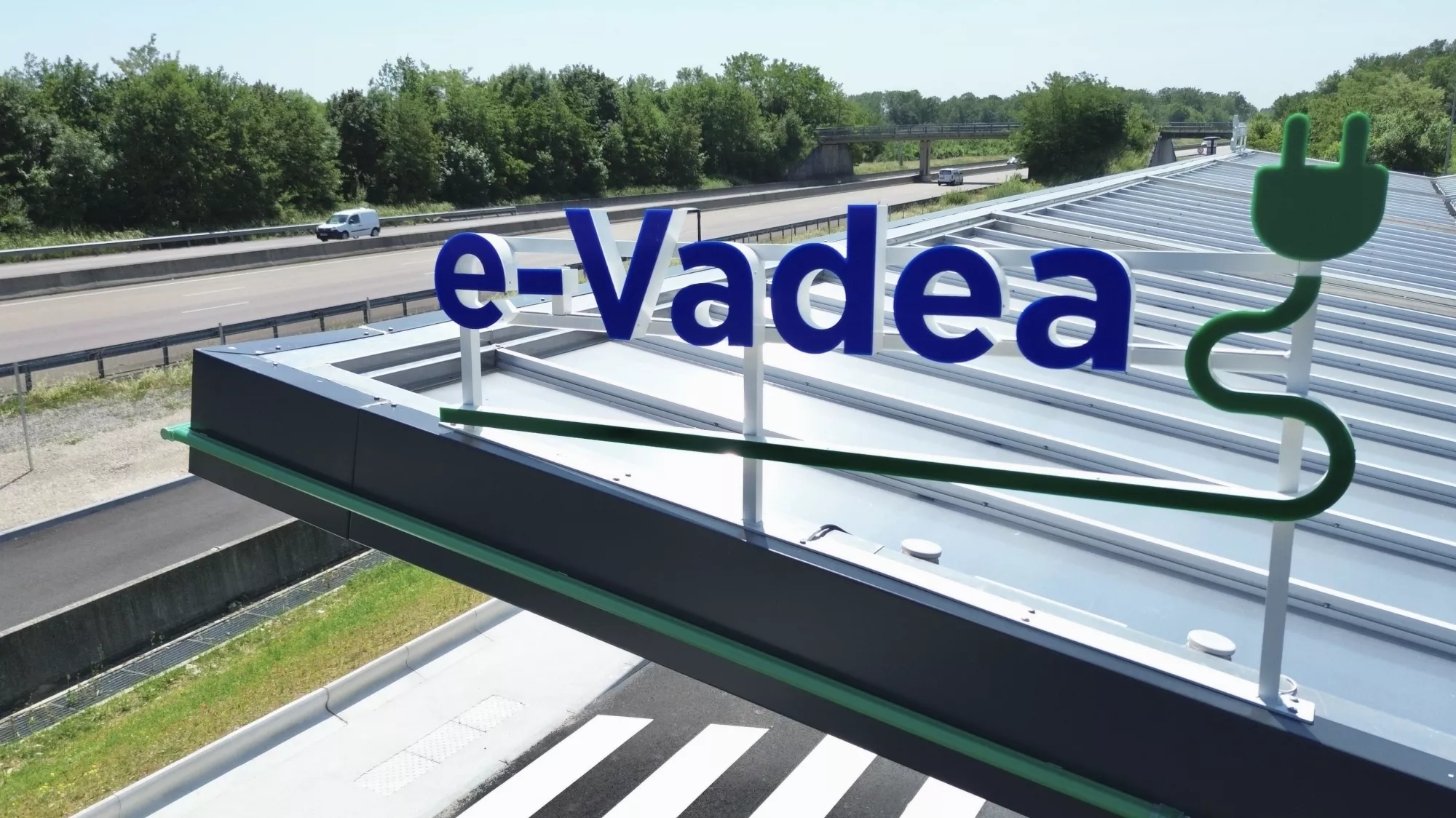 Inauguration d'une station de recharge e-Vadea sur l'A31