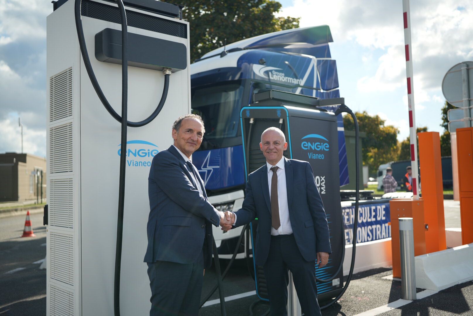 Franck Lacroix et Guillaume Hérent à l'inauguration du corridor ENGIE Vianeo - APRR de recharge pour poids lourds électriques