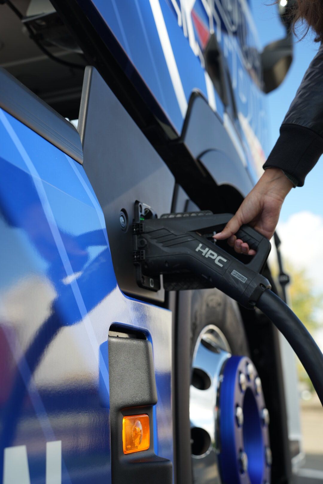 Inauguration du corridor APRR de recharge pour poids lourds électriques